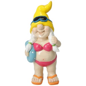 Gartenzwerg als Badenixe mit gelbem Hut, Bikini und Schwimmreifen, Dekofigur für Garten und Balkon.
