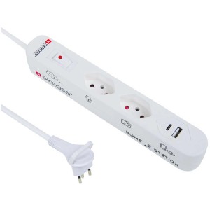 Multiprise Skross Home Station avec 2 prises T13, ports USB-C et USB-A.