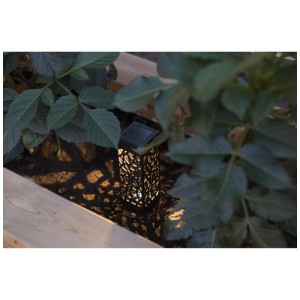 Solarbetriebene LED-Laterne Izola Mini (3er-Set) aus schwarzem Kunststoff mit dekorativem Lichteffekt.