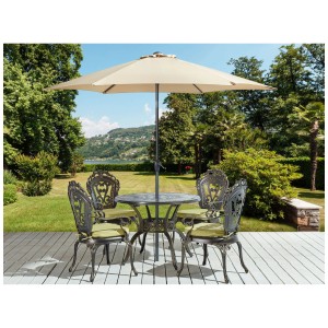 Ensemble de meubles de jardin Beliani Sapri, aluminium marron foncé avec parasol et quatre chaises.