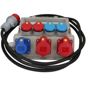 Distributore di corrente da cantiere grigio IP44 con linea di alimentazione CEE16-5 e diverse prese per uso esterno.