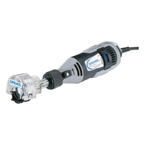 Accessorio sega circolare Dremel 670 per miniutensili, con protezione lama trasparente.