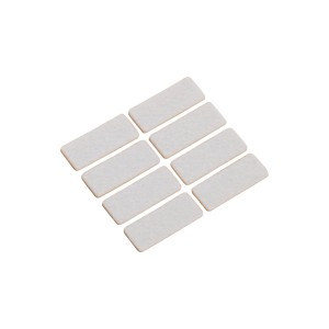 8 feltrini OBI autoadesivi rettangolari (16x44mm) per proteggere mobili e pavimenti.