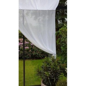 Support pot de fleurs Juliana (Ø 14 cm) dans serre avec plante en pot.