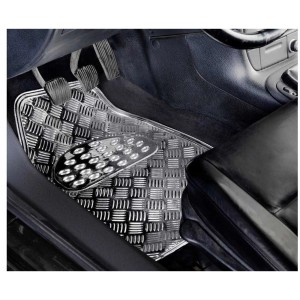 Set di tappetini auto OBI Silverline, 4 pezzi, effetto cromato, design a lamiera grecata, per interni auto.