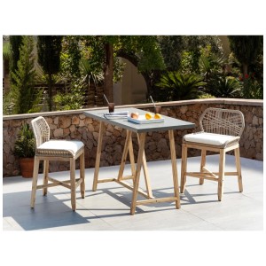 Set bistro Beliani Talamone con tavolo in acacia e 2 sedie con cuscini, marrone.