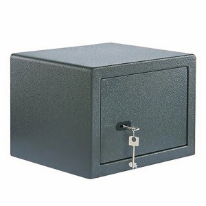 Cassaforte per mobili Burg Wächter Pure-Safe PS 120 K, antracite, con chiave nella serratura.
