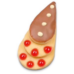 Verzierter Plätzchen-Zapfen, hergestellt mit Ausstecher Set. Küchenhelfer für Weihnachtsgebäck.