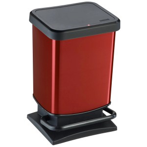 Roter Rotho Treteimer Paso, 20 l, mit schwarzem Deckel und Fusspedal. Ideal für Küche und Bad.