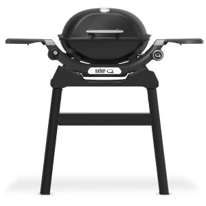Barbecue à gaz Weber Q1200N noir avec support et tablettes latérales.