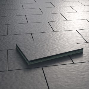 Kann piastre per terrazza Sincera antracite, 60x40 cm, su superficie posata con vista dettagliata del bordo.