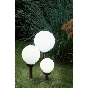 Eglo LED-Solarkugeln, 3er Set mit Erdspieß, weiße Gartenleuchten.