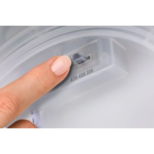 Gros plan : panneau LED Paulmann Atria Shine, réglage de la couleur de la lumière via un interrupteur.