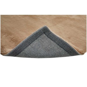 Moderner Teppich Loano in Taupe, 160x230 cm, Detailansicht der Rückseite und des Flors.