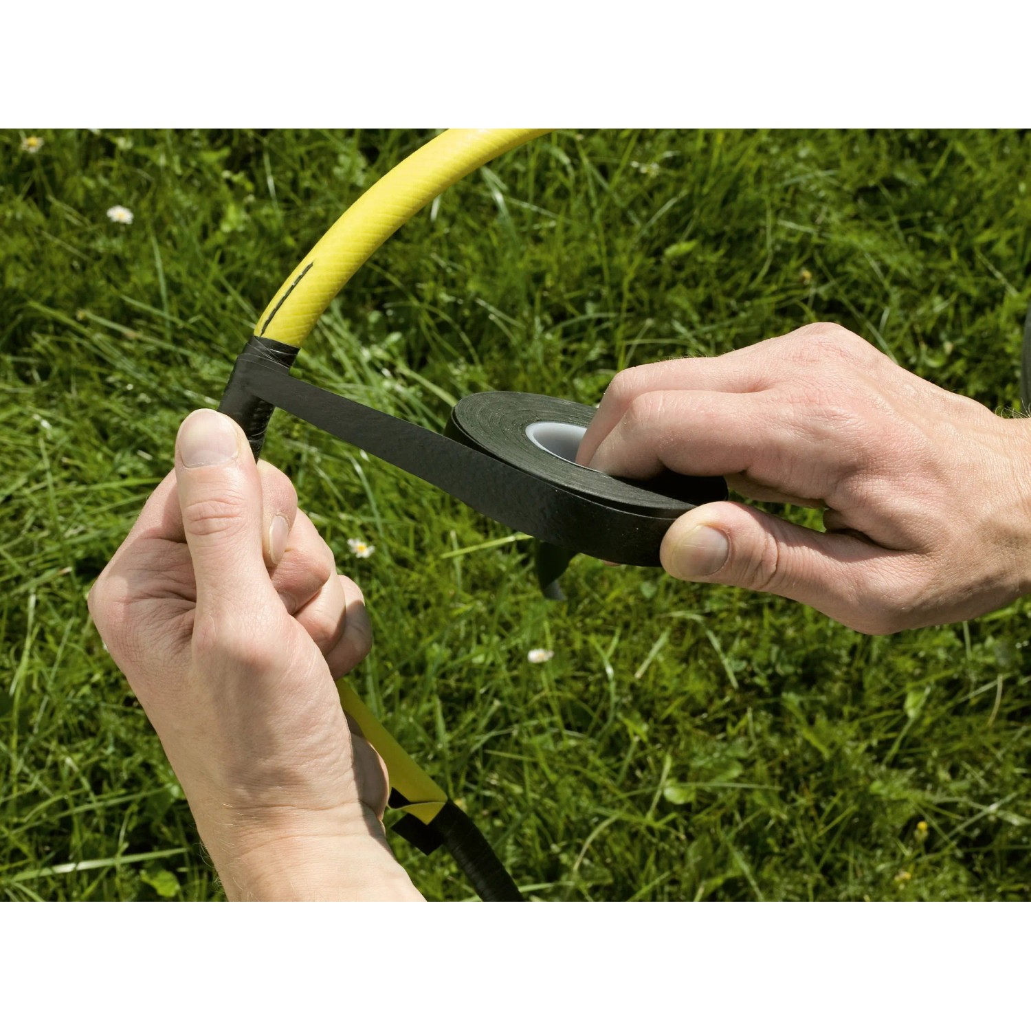 Schwaiger Nastro Auto-agglomerante PT05 013, 5 Metri, Nero – Per Riparazioni Elettriche E Tenuta Stagna Fino A 10.000 Volt