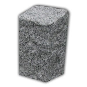 Palisade Euro Stone en granit gris clair, clivée, 10x10x25 cm, idéale pour bordures de jardin.