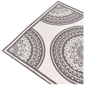 Grauer Outdoor-Teppich Beliani Nellore mit detailreichem orientalischem Boho-Muster. Perfekt für Terrasse & Balkon.