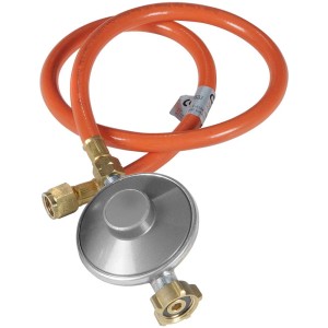 Tuyau et régulateur Outdoorchef 50 Mbar pour barbecues à gaz, tuyau de gaz orange avec détendeur argenté.