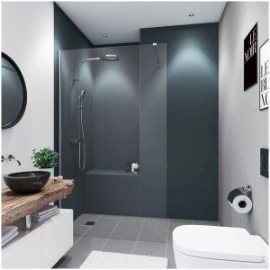 Bagno moderno con pannello doccia Breuer in alluminio composito antracite.