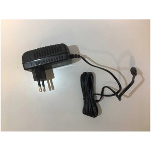Netzteil für Smart Garden Cam Outdoor WiFi-Kamera. Schwarzes Kabel und Stecker.