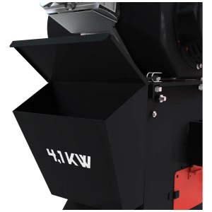 Gros plan : Broyeur de branches thermique Güde GH 651 B avec trémie ouverte.