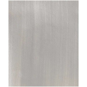 Metallisch silberne Acrylfarbe von I Am Creative, aufgetragen.