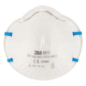 Mascherina antipolvere 3M 8810 FFP2 senza valvola, respiratore bianco con cinturini blu.
