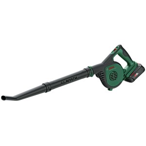 Soffiatore a batteria Bosch UniversalLeafBlower 18V-130 con batteria. Ideale per aree piccole e medie.