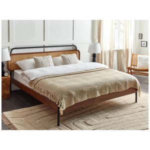 Coperta beige Beliani Chaohani (150x200 cm) in acrilico su un letto con nappe.