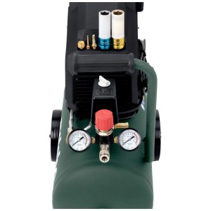 Compressore Metabo Basic 200-24 verde con manometri, regolatore di pressione rosso, maniglia e accessori.