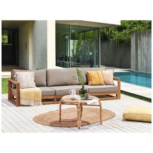Beliani Divano da giardino a 3 posti Timor II in legno di acacia con cuscini color talpa. Arredo lounge da esterno per 3 persone.