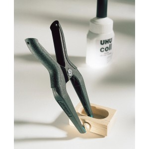 wolfcraft Microtip 60 serre-joint à ressort de précision en utilisation, pour fixer avec précision des pièces.