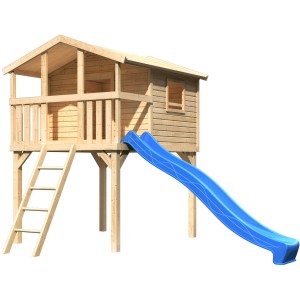 Karibu Maison sur pilotis Benjamin, naturelle avec toboggan bleu et échelle en bois.