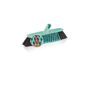 Scopa multiuso Leifheit Xtra Clean, 30 cm di larghezza, con setole a X per una pulizia ottimale.