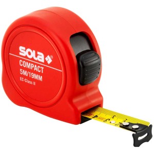 Mètre ruban rouge Sola Compact Co, longueur 5 m. Design compact, ruban jaune.