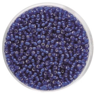 Rocailles Lapis 2,6mm mit Silbereinzug, ideal zum Schmuckbasteln. Blaue Schmuckperlen im Behälter.