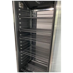 Vista interna: Frigorifero per bottiglie SPC FKS2800-2 nero con ripiani in filo metallico. Ideale per cantinette.