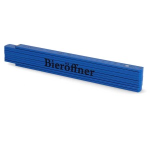 Blauer Gliedermassstab, 2 m lang, zusammengeklappt mit Aufschrift "Bieröffner".