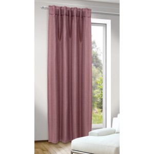 Sciarpa ad anello rosa Uni Dimout, 245x135 cm, davanti alla finestra. Tenda oscurante per soggiorno.