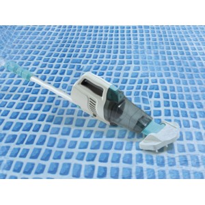 Aspirateur de piscine sans fil Intex avec manche télescopique pour le nettoyage des piscines.