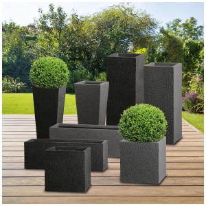 Pots de fleurs anthracite Calais, coniques et rectangulaires, de différentes tailles.