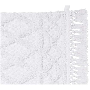 Tapis de bain blanc Diaqua Kayla (60x90 cm) avec franges et motif ethnique.