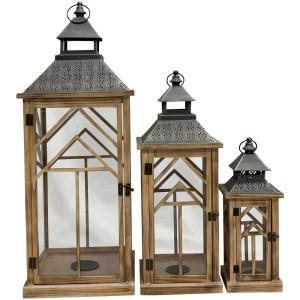 Ensemble de lanternes en bois avec toit en métal marron, différentes tailles.