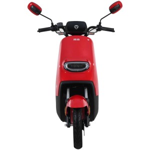 E-Scooter Yadea DE3 rouge : scooter électrique avec lumière LED et rétroviseurs.