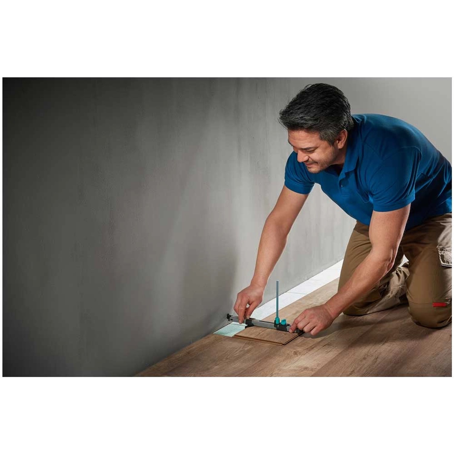 укладка ламината. настил паркетной доски. испорченный ламинат. монтаж ламината. укладка паркетной доски.